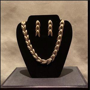 Vintage 90’s Necklace & Earring Set - Gold Tone